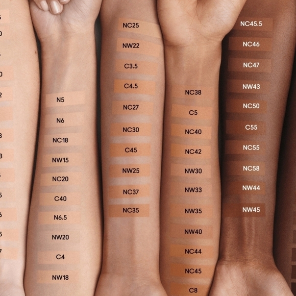 MAC C5 Studio Fix Fluid SPF 15 Foundation - Picture 4 of 13